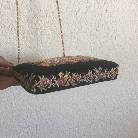 Vintage Embroidered Black And Gold Crossbody Purse - Picture 3 of 6
